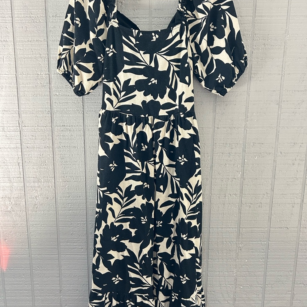 Who What Wear Black and Cream Floral Midi Dress
